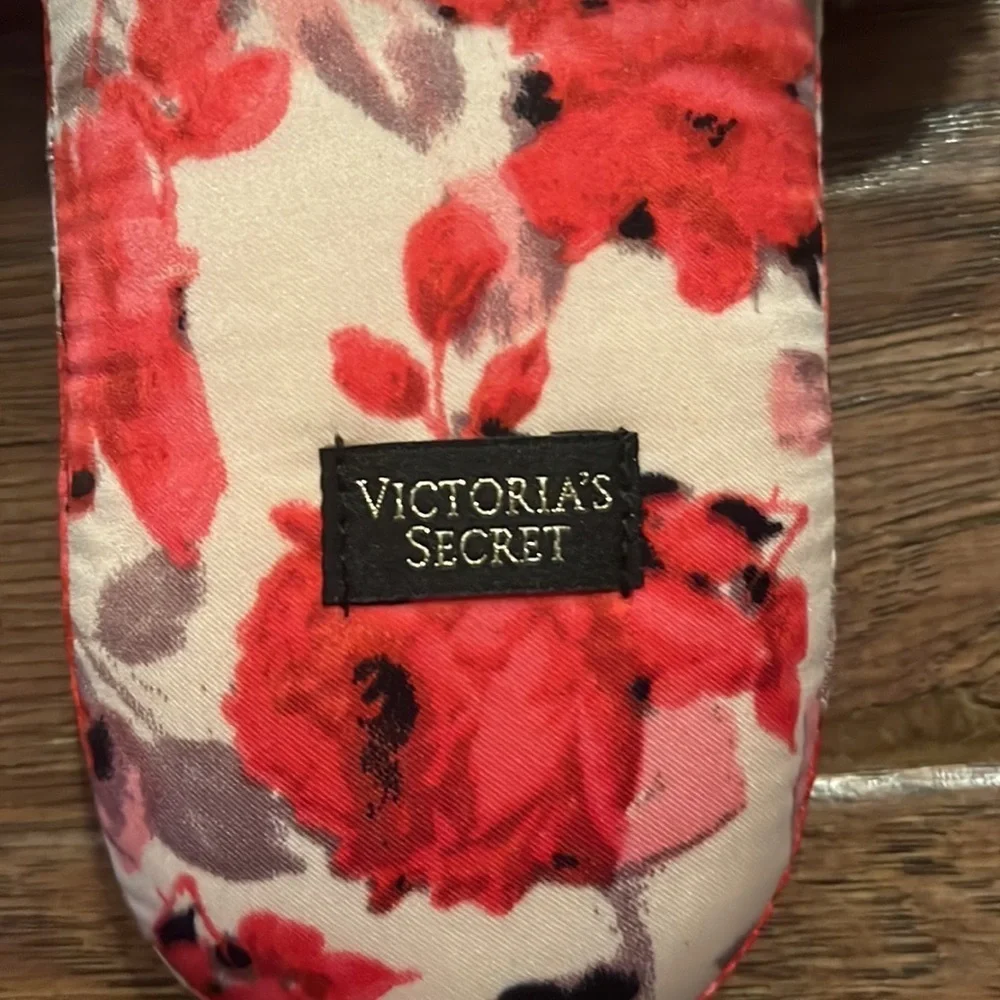 Victoria’s Secret slippers - Picture 2 of 3